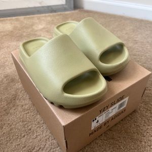 Yeezy Slides